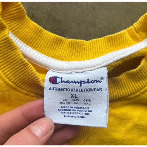 Michigan Wolverines Sweatshirt Mens XL Yellow Blue White Long Sleeve Champion - Picture 2 of 2